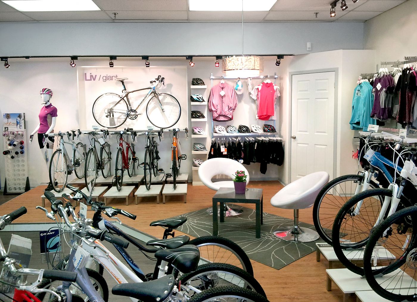 Giant store near Montréal turns 25, debuts remodel Bicycle Retailer