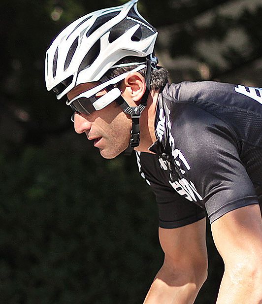 Photo: Hincapie wearing the Recon Jet. 