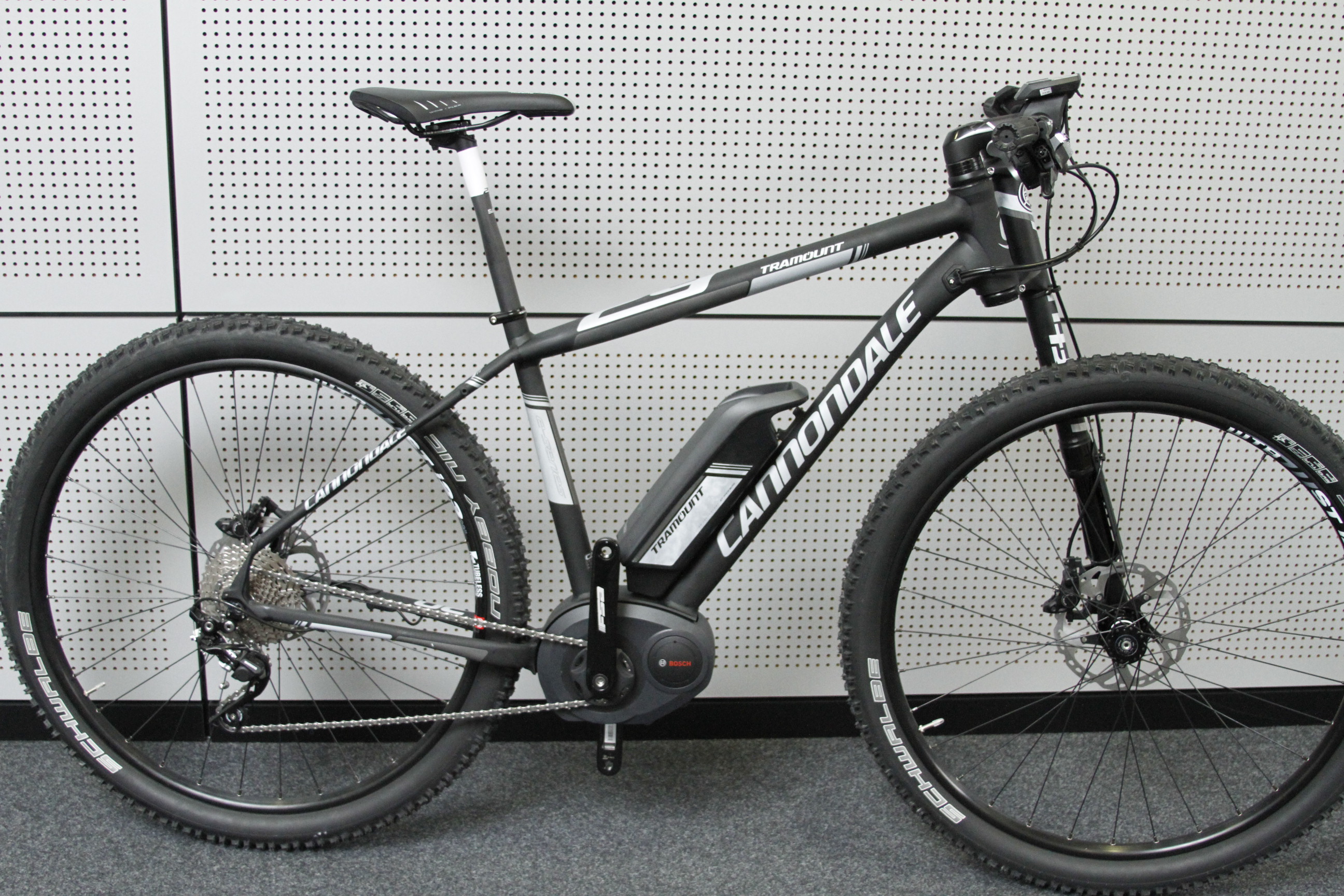 rhino outcast mountain bike price