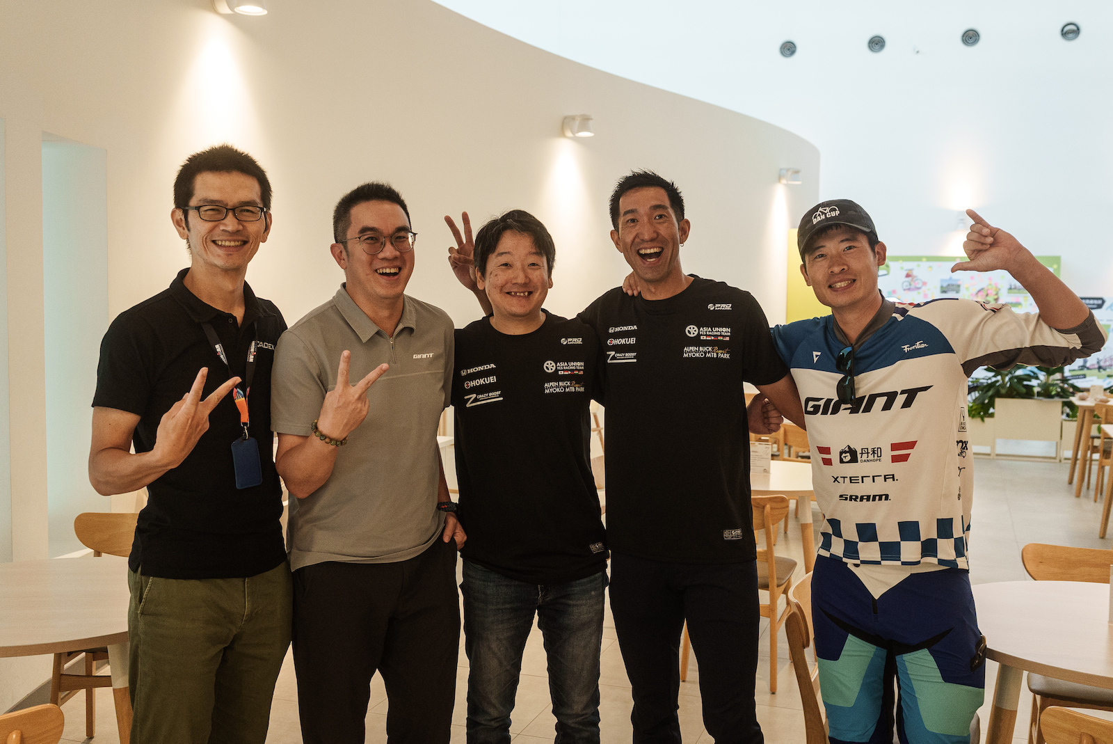 Marcel Yang (2nd from left) is Acting Chief Commercial Officer at Giant. He is part of a new generation of leaders at Taiwanese bike companies. It was great to talk shop with him and and meet the folks from the Asia-Union TCS Racing Team.