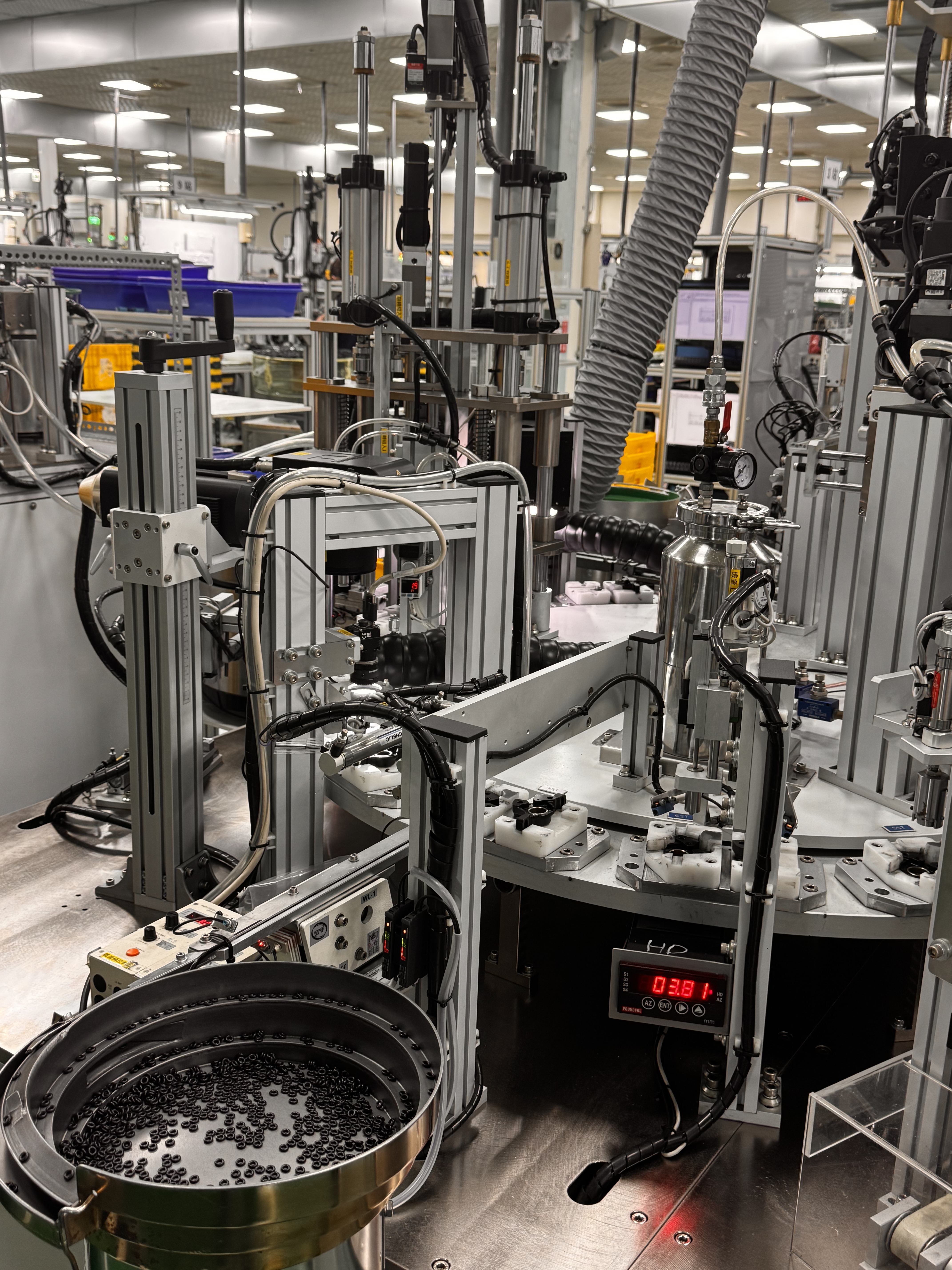 Tektro's brake assembly is highly automated. BRAIN photo.