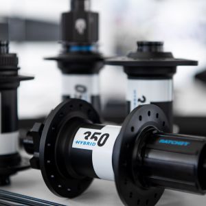 DT Swiss Hybrid 350 hubs
