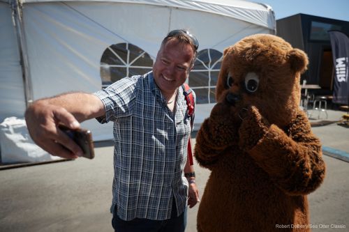 Mr. Otter was up for selfies at the show. 