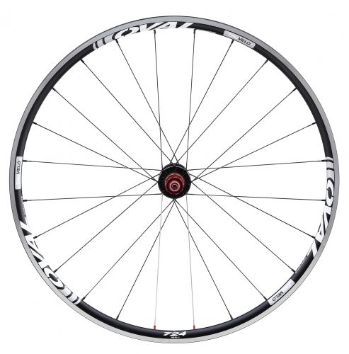 The 724 rear wheel has a 2:1 spoke lacing pattern.