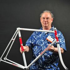 Della Santa with an award-winning frame at the 2009 NAHBS. 