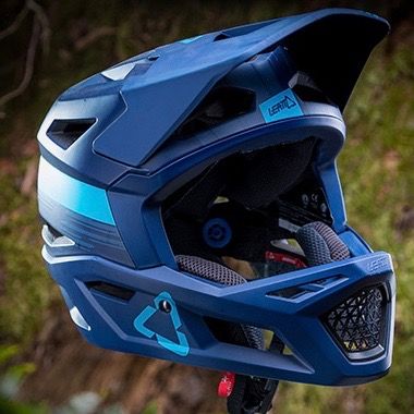 socialmedia_facebook_header.jpg?itok=lnH