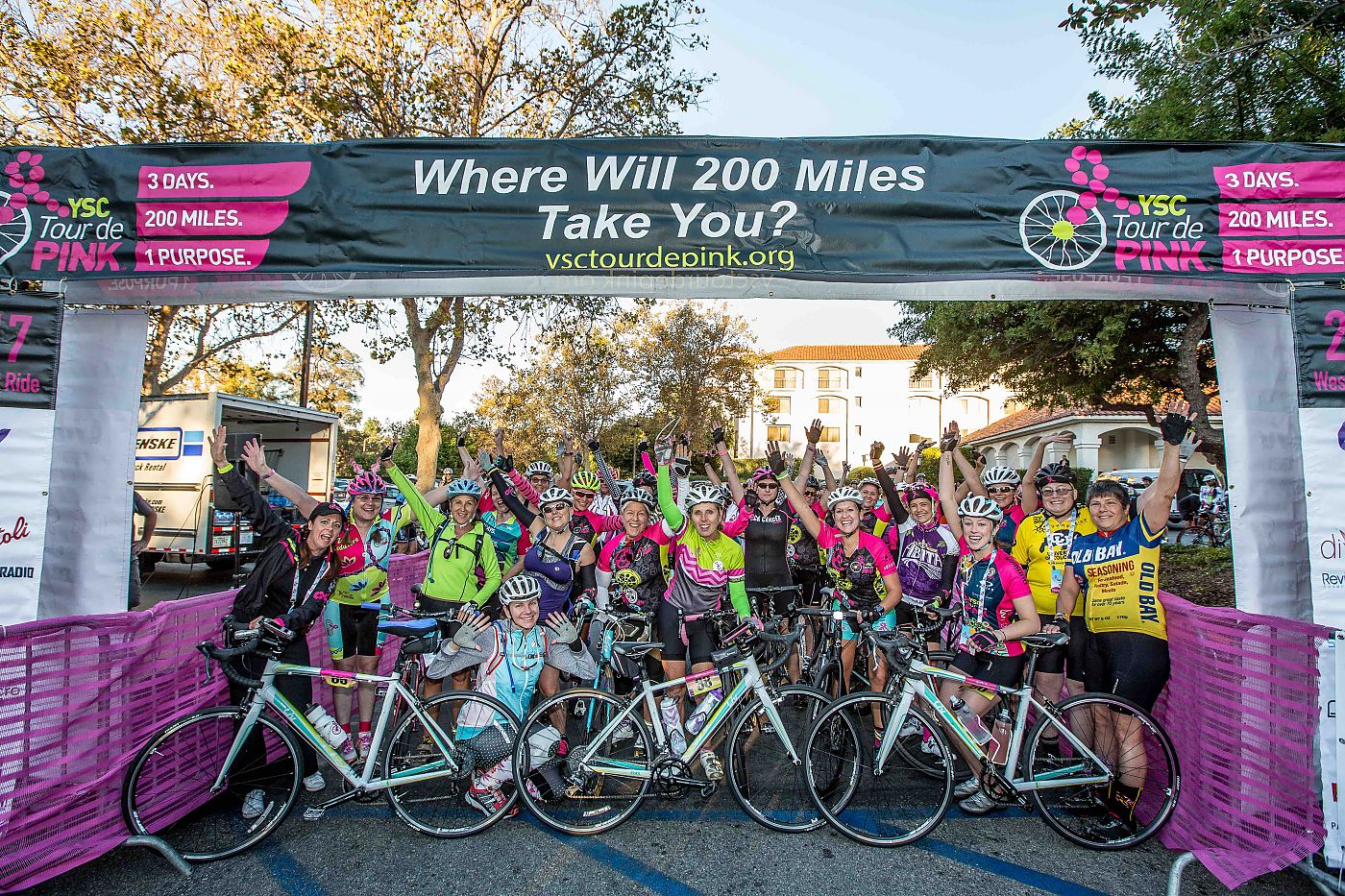 Tour de hotsell pink west
