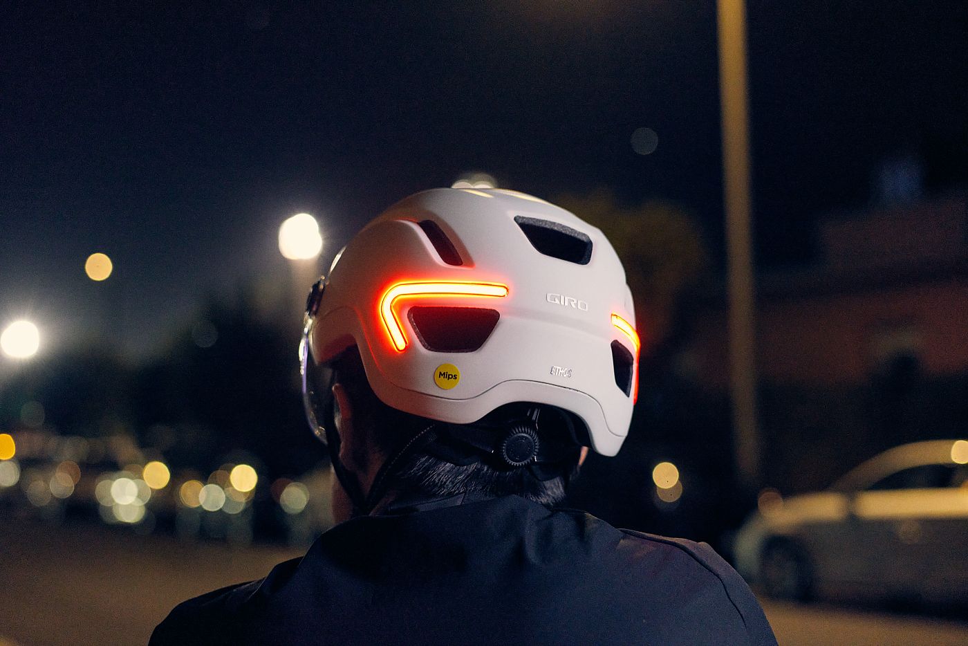 Bike helmet with deals turn signals
