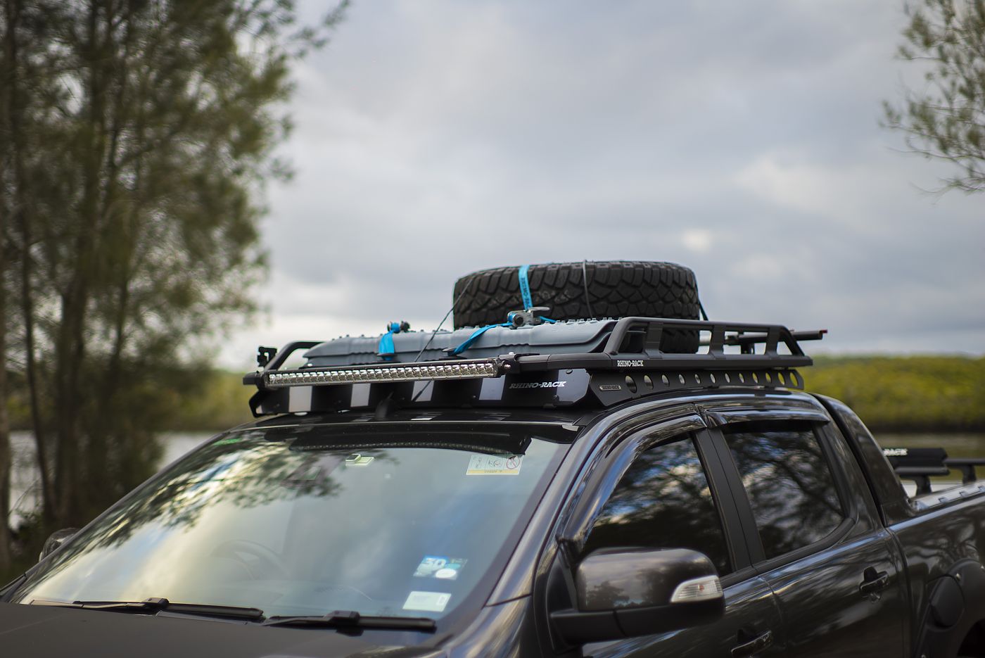 Rhino rack sales air deflector