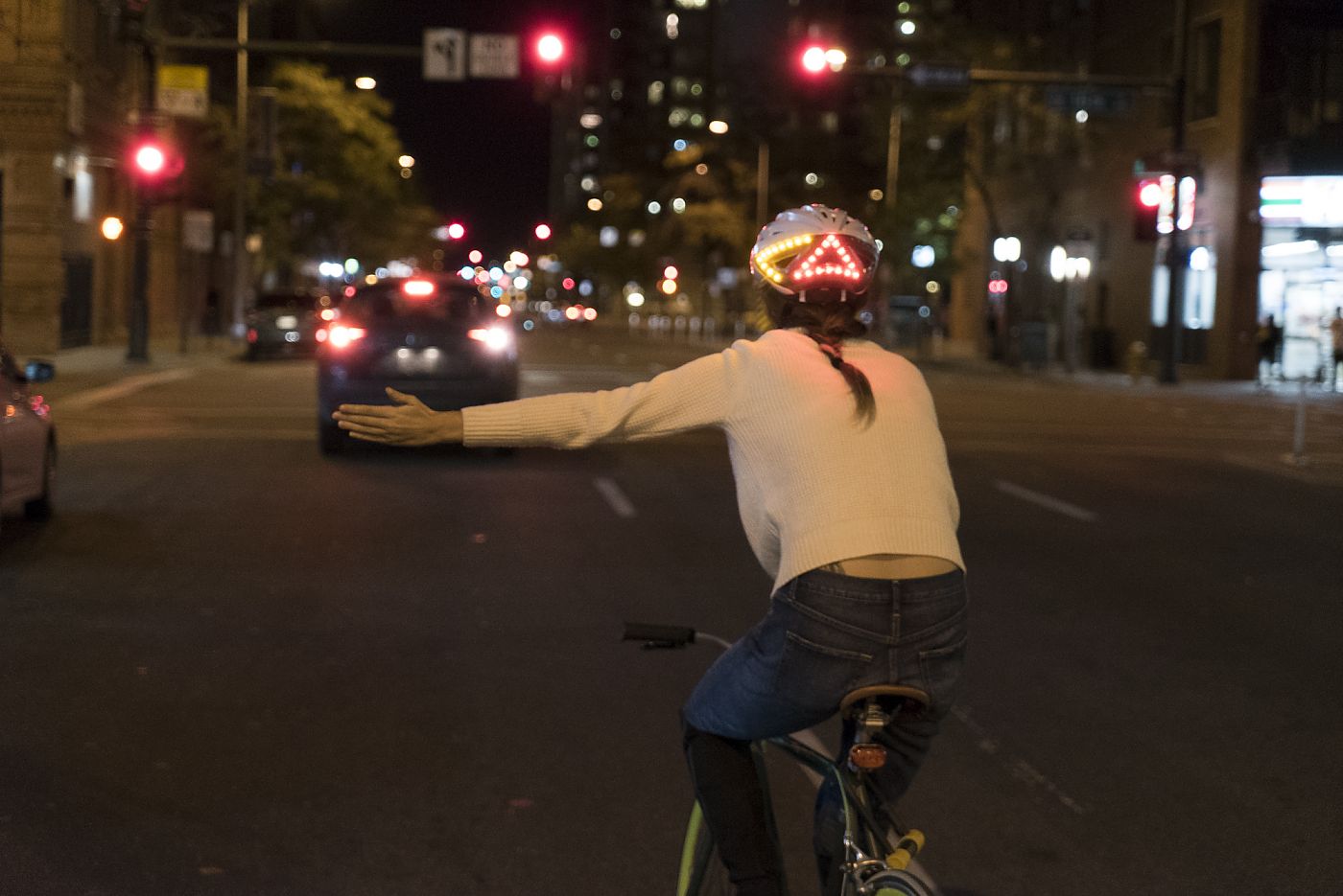 Lumos Smart Helmet Goes On Sale In Apple Stores Bicycle Retailer And Industry News