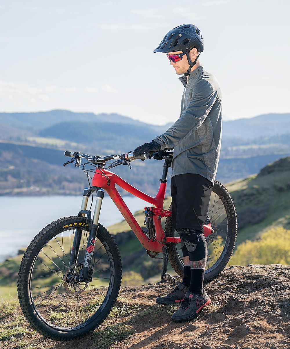 Showers Pass launches water resistant mountain bike shorts