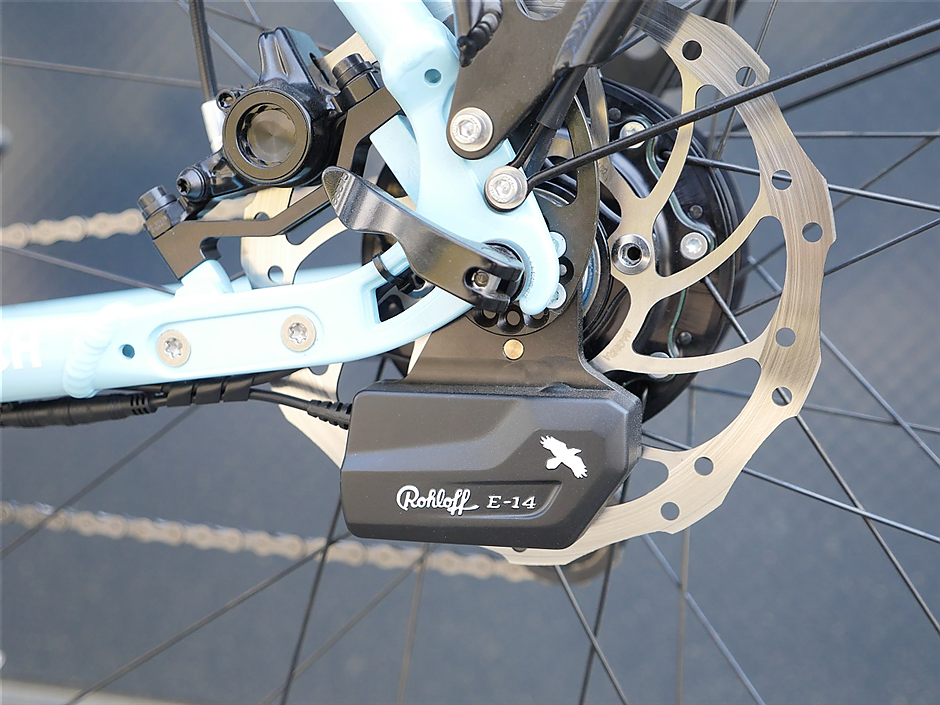 Rohloff adds electric shifting for 14 speed hub used with Bosch