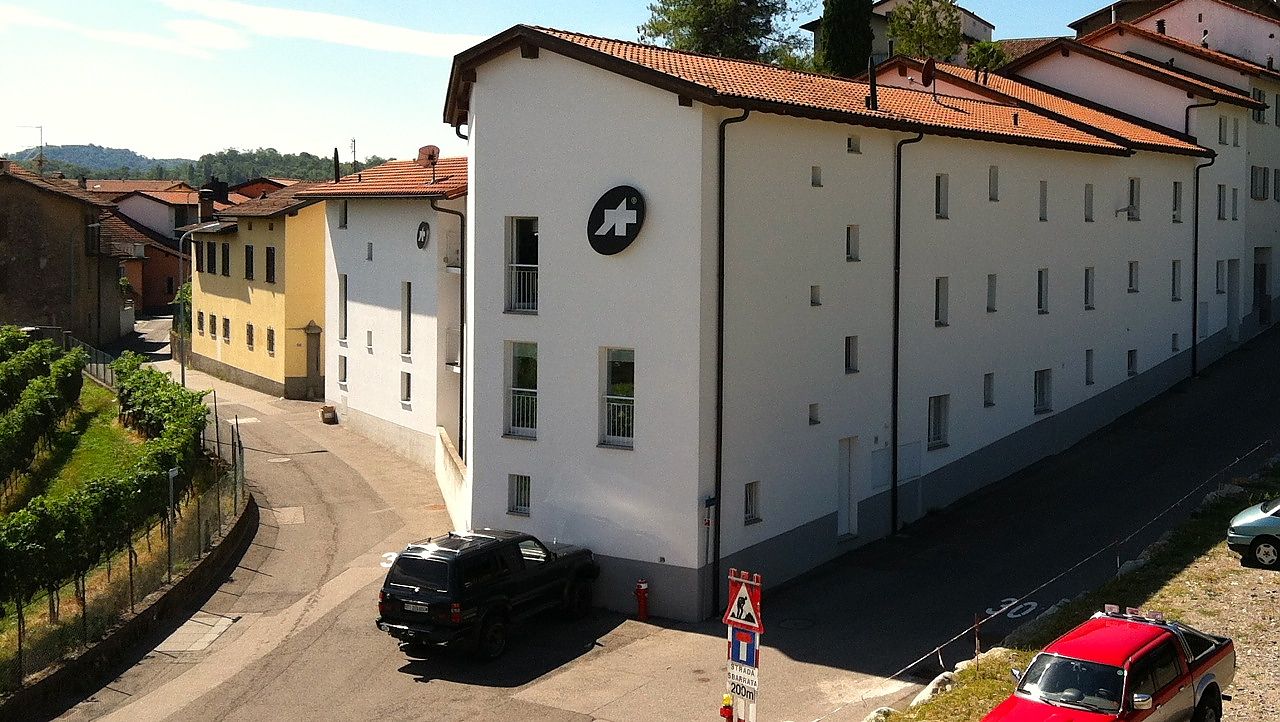 Assos dealers deals