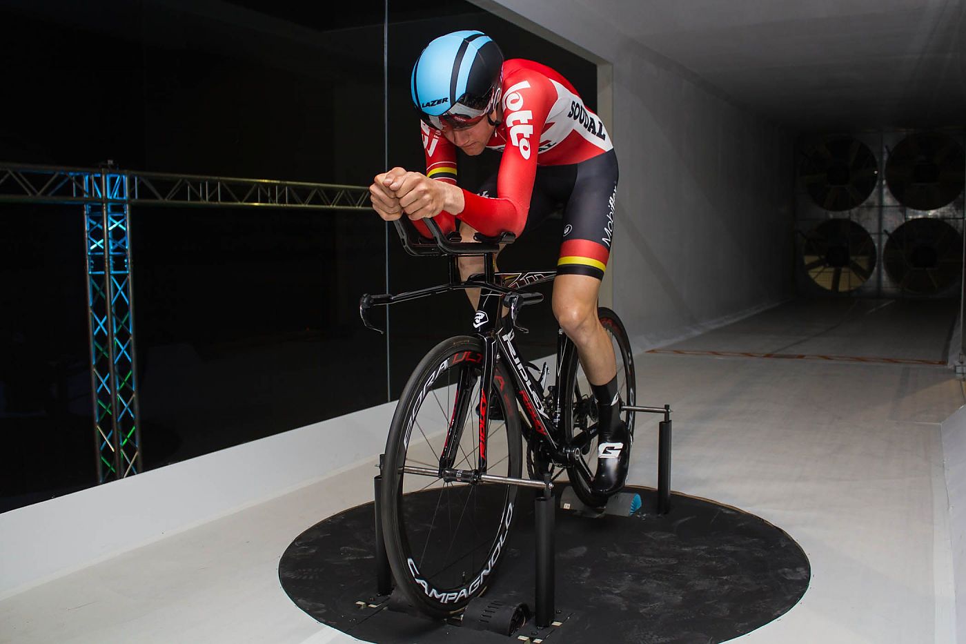 感謝の声続々！ tunnel wind Flanders offers wheels for testing benchmark パラグライダー