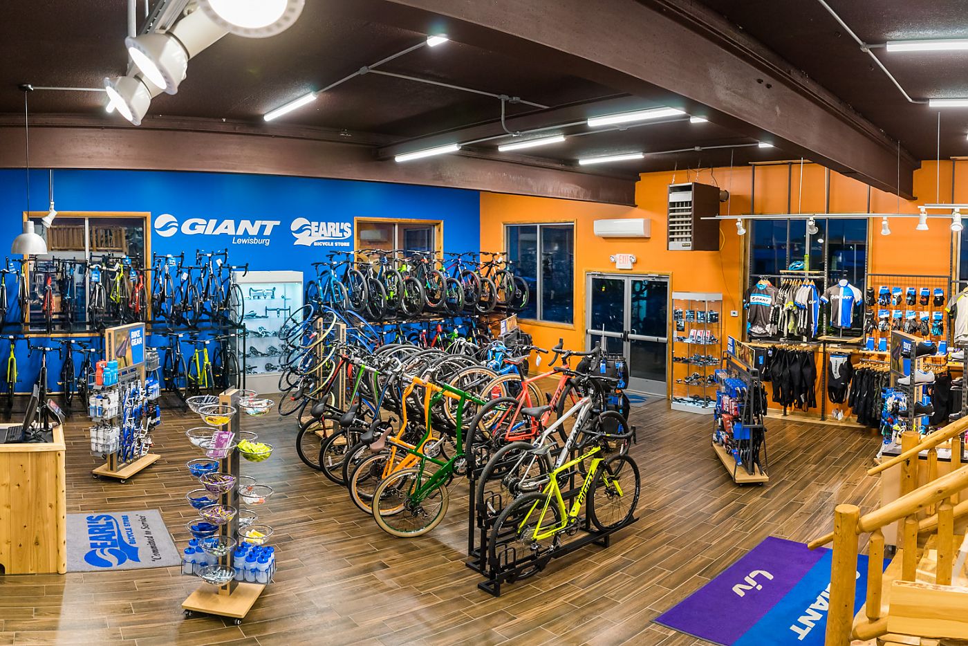 Earl s Bicycle Store reopens as Giant Lewisburg Earl s Bicycle