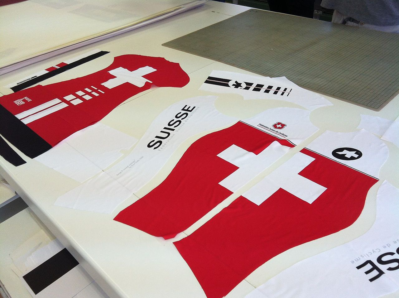 assos custom kit