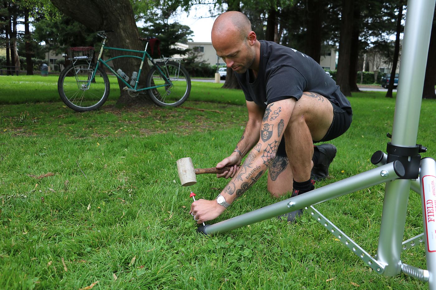 EVT goes to Japan s Minoura to manufacture its first portable bike stand Bicycle Retailer and Industry News