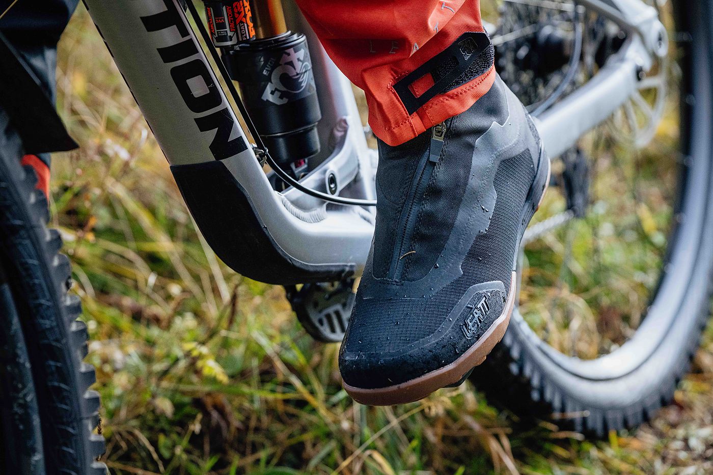 Mountain bike trainers waterproof best sale