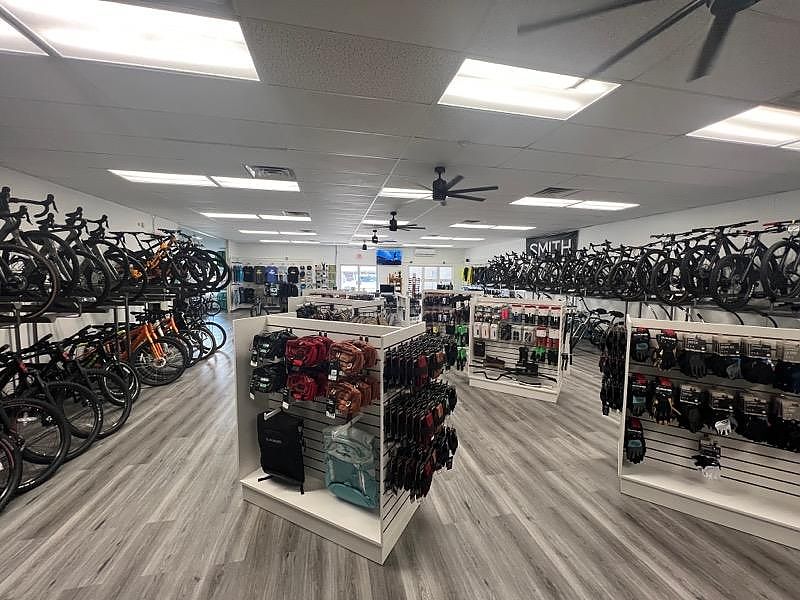 Industry rallies in support of two bike shops destroyed by Maui