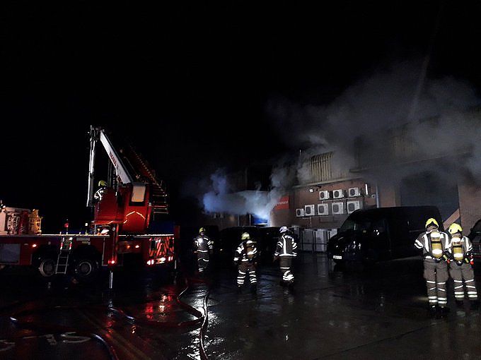 pix London Fire specialized s london hq gutted by fire