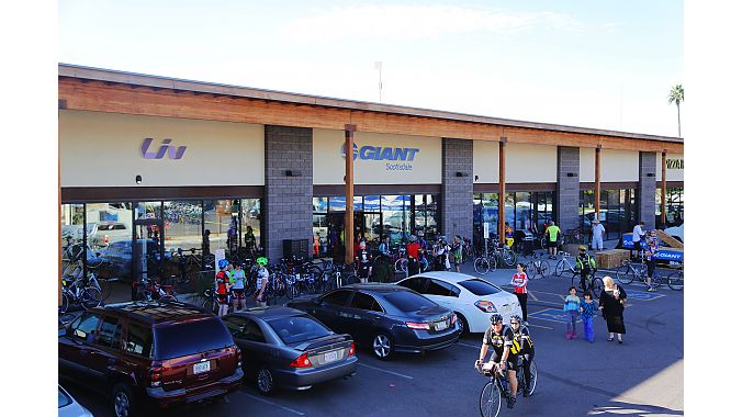More than 200 customers and other guest turned out for the store’s grand opening, which included group rides, raffles and a demo by Giant trials and urban freeride athlete Jeff Lenosky.