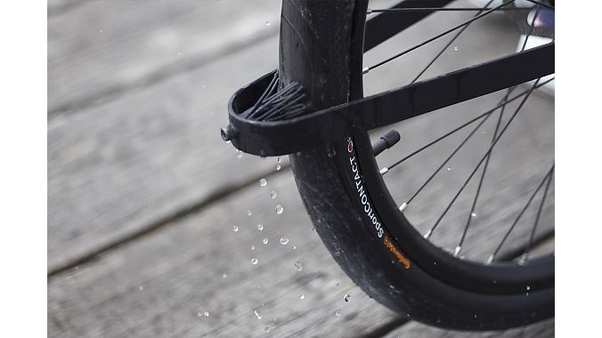 The Seattle bike's rear fender has a brush to remove water from the tire. 