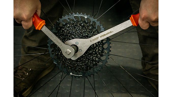 Cassette Wrench.