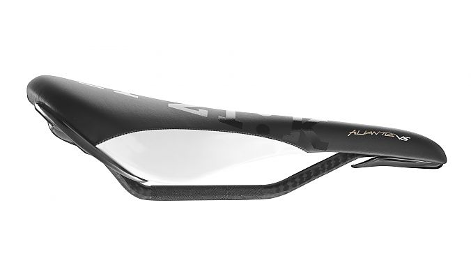 The Fizik Aliante Versus in black