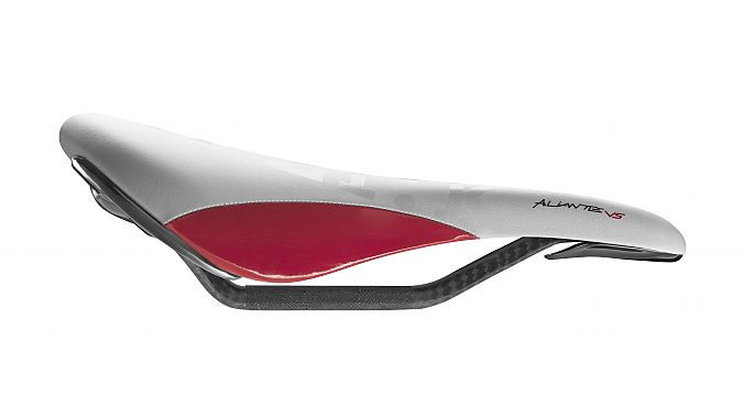 The Fizik Aliante Versus in white and red