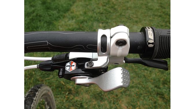No need to un-grip the bars: Box Components’ single-lever shifter can be upshifted by pressing with the base of the thumb.