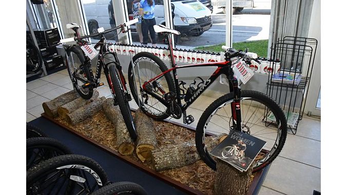 Bike Tech features an impressive selection of high-end mountain bikes and this smart front-of-the-store bike display.