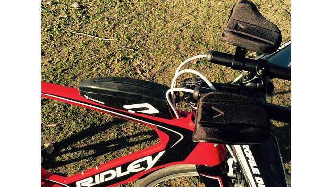 The Dean's components include Profile cockpits and a toptube bento box.