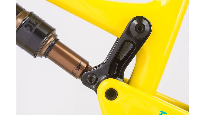 Flipchip allows the Tallboy to go from 29er to 27-plus.