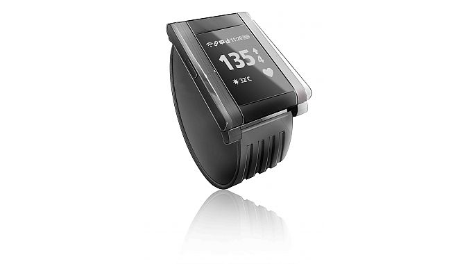 Holux's 8100 fitness watch.