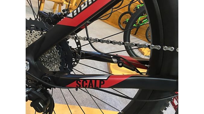 The Scalp is Apache's top of the line e-MTB. 