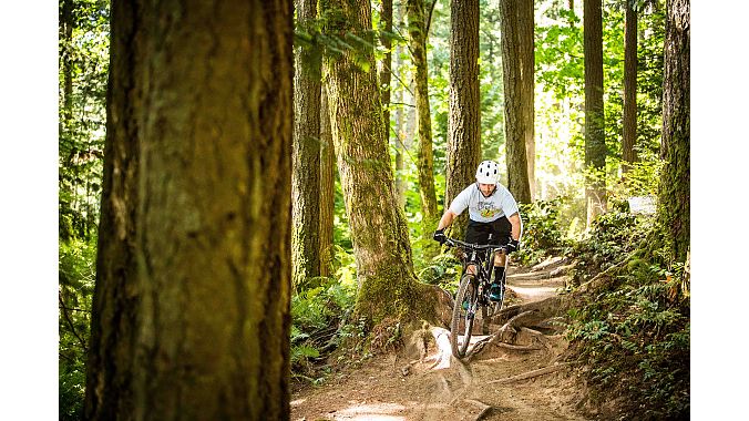 Retailers tested Kona's 2016 MTB line on classic Pacific Northwest trails