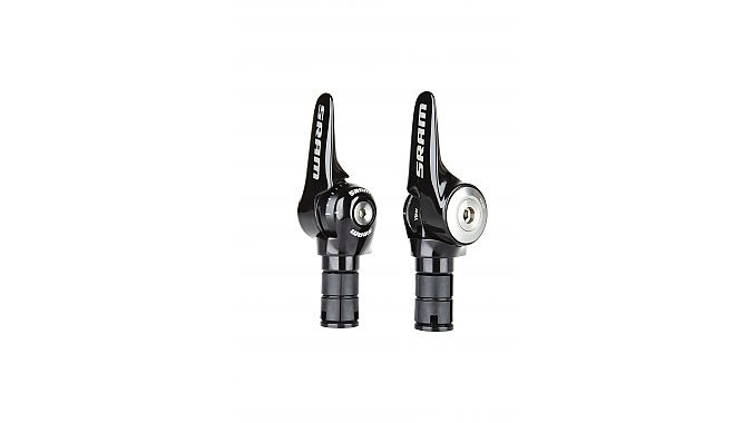 The R2C Aero SL-1150 11-speed shifter set has alloy levers.