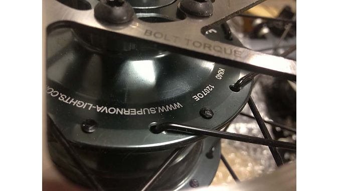 Close-up of the affected front hub.
