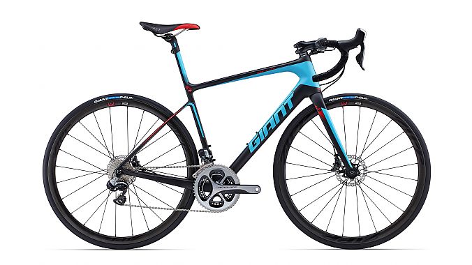 The 2015 Defy Advanced SL 0 has integrated disc brakes and Di2 shifting.