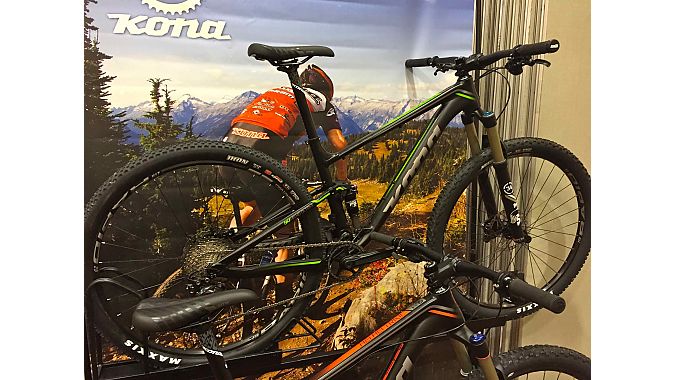  The all-new 100mm Hei Hei DL trail 29er retails for $3,299.