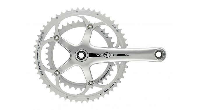 Veloce 2015 has an alloy five-arm crank.