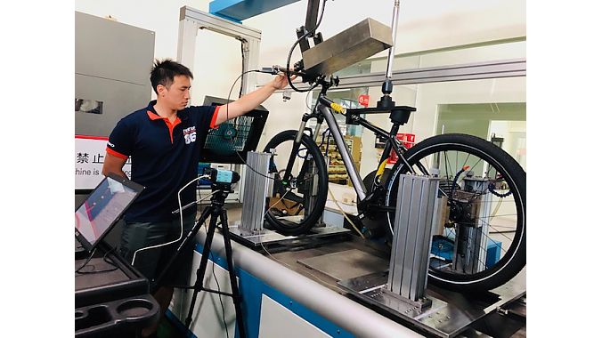 A Tektro hydraulic brake system is tested.