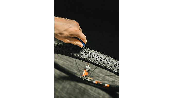 Kom tubeless 2025 tire repair tool