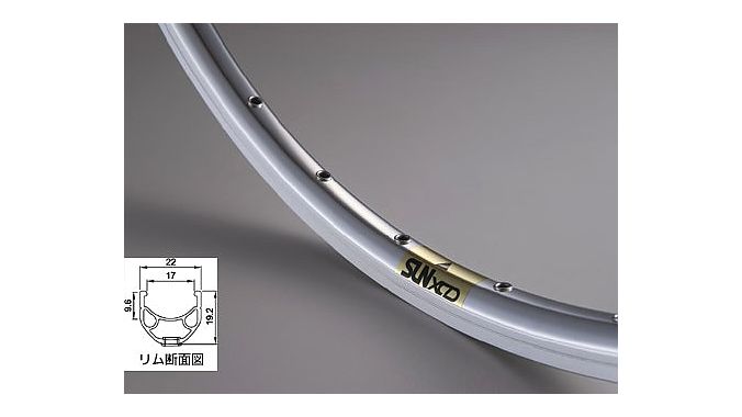 The SunXCD rim is designed for light touring and road riding. It weighs 490 grams.