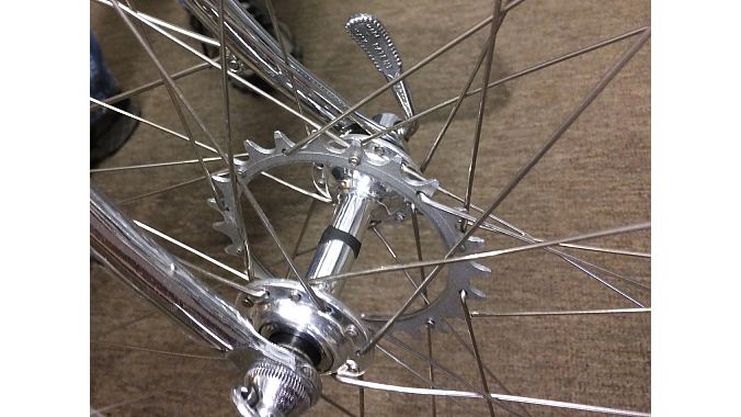Elliot Bay's Bob Freeman built a wheel set with a disconnected center flange. It allowed him to mate a 24-hole hub with a 36-hole rim — and puzzle visitors. 